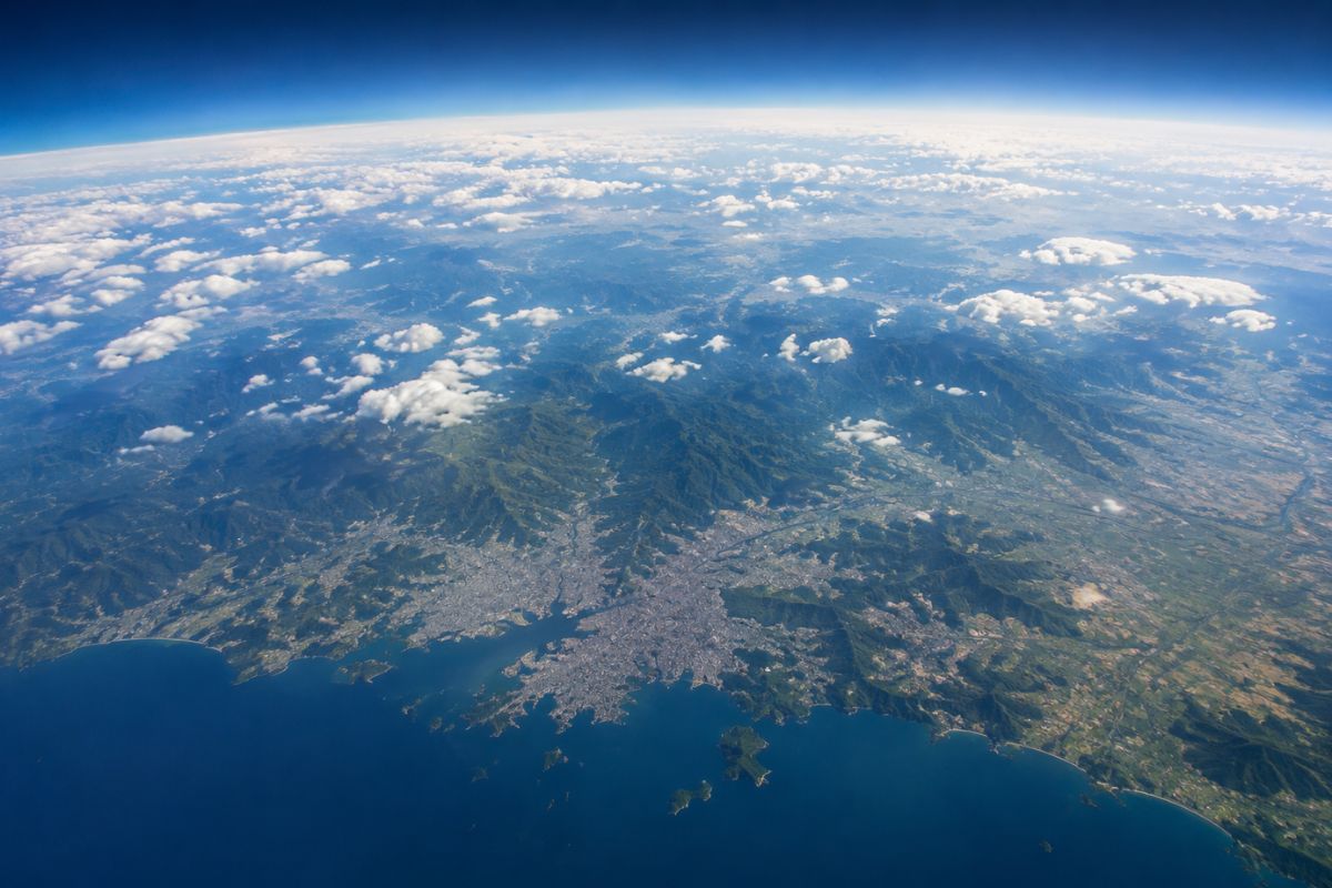 AI Earth Zoom Out — Clear Ground-Level Start